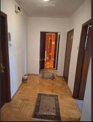 Piata Victoriei (Dr. Felix), ap.2 camere, centrala proprie, bloc 1989,